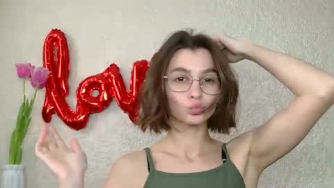 Luna online show from 03/11/25, 12:39