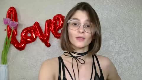 Luna online show from 03/12/25, 12:47