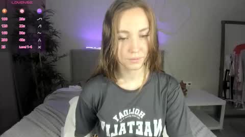 Snapshot of luna_go1d chatting on 09/25/25, 11:52 Luna online show from 09/25/25, 11:52