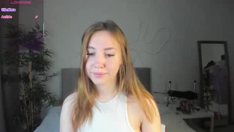 Snapshot of luna_go1d chatting on 10/12/25, 11:04 Luna online show from 10/12/25, 11:04