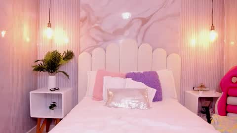 Snapshot of luna_hot_ass chatting on 10/02/25, 09:00 luna_hot_ass online show from 10/02/25, 09:00