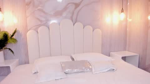 Snapshot of luna_hot_ass chatting on 12/05/25, 03:41 luna_hot_ass online show from 12/05/25, 03:41