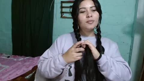 luna_india online show from 01/25/25, 01:43