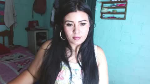luna_india online show from 02/06/25, 07:29