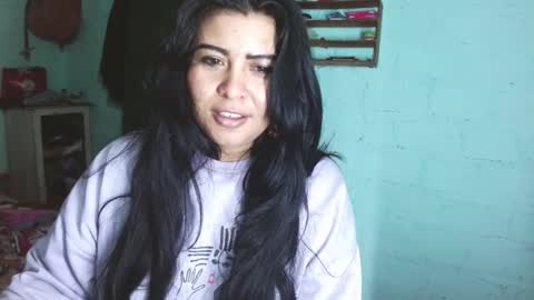 luna_india online show from 02/09/25, 12:08