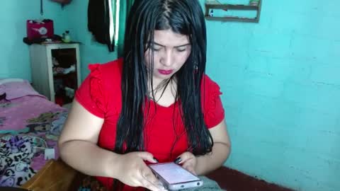 luna_india online show from 02/10/25, 08:42