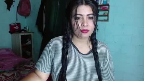 luna_india online show from 02/11/25, 08:42