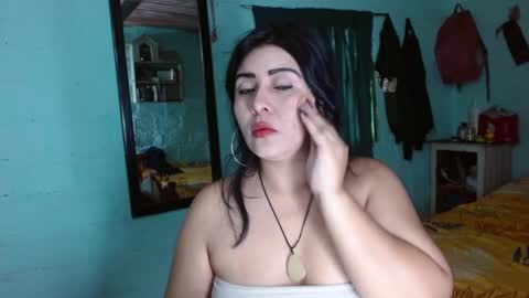 luna_india online show from 02/25/25, 07:14
