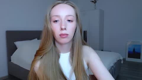 Luna online show from 01/26/25, 09:07