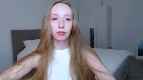 Luna online show from 02/27/25, 01:16