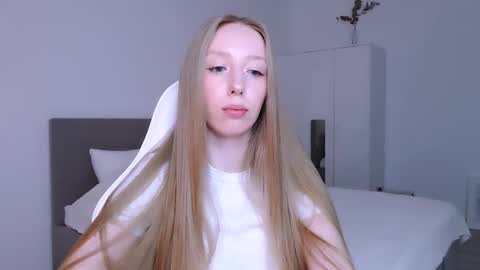 Luna online show from 11/11/25, 08:42