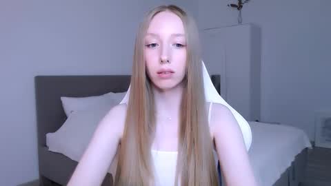 Luna online show from 11/20/25, 08:19