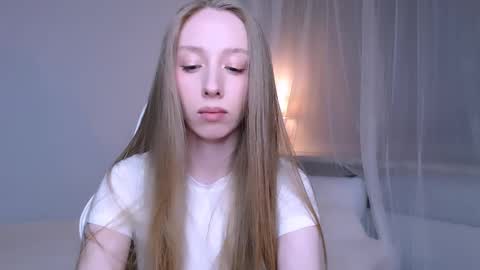 Luna online show from 04/28/26, 02:27