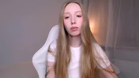 Luna online show from 05/17/26, 10:06