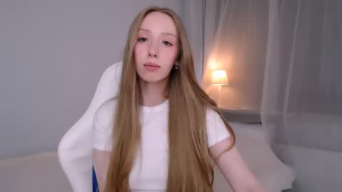 Luna online show from 05/18/26, 04:07