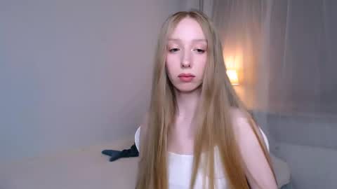 Luna online show from 05/19/26, 01:56