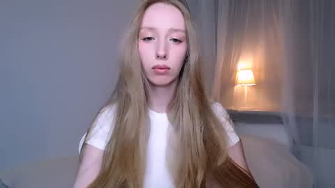 Luna online show from 06/12/26, 10:52