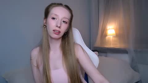 Luna online show from 06/14/26, 02:24