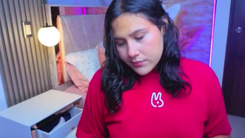 Snapshot of luna_jonez2 chatting on 10/26/25, 09:15 Luna Jonez online show from 10/26/25, 09:15