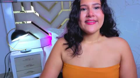 Snapshot of luna_jonez2 chatting on 11/18/25, 11:14 Luna Jonez online show from 11/18/25, 11:14