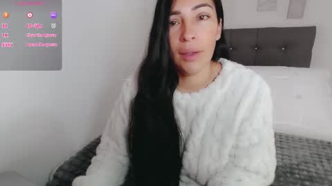 Snapshot of luna_lgomez chatting on 11/28/25, 12:52 luna online show from 11/28/25, 12:52