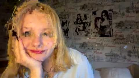 Snapshot of luna_linn chatting on 03/08/26, 06:34 Luna online show from 03/08/26, 06:34