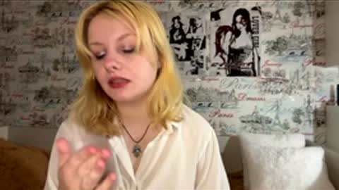 Snapshot of luna_linn chatting on 04/05/26, 12:24 Luna online show from 04/05/26, 12:24