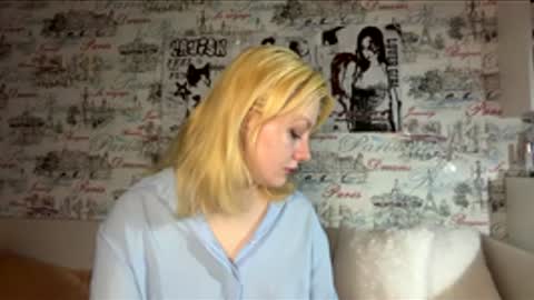 Snapshot of luna_linn chatting on 04/10/26, 08:46 Luna online show from 04/10/26, 08:46