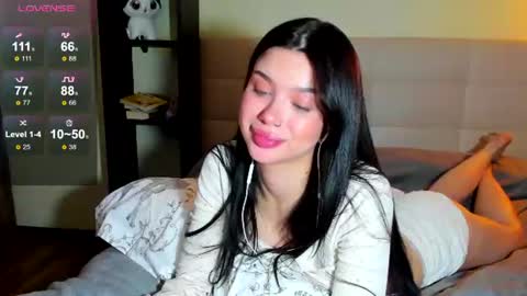 Hi everyone my name is Tina   online show from 06/12/26, 01:26