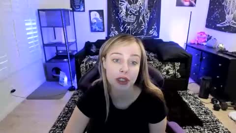 Luna online show from 05/04/26, 07:43