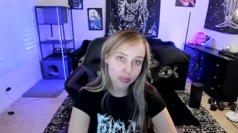 Luna online show from 05/05/26, 11:24