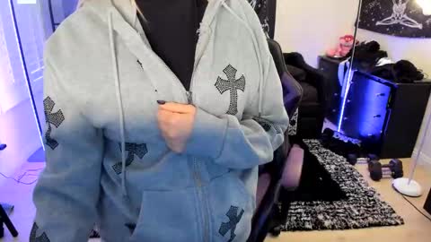 Luna online show from 05/28/26, 10:07