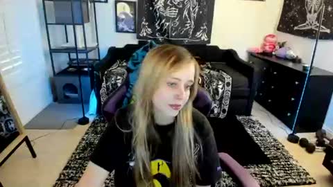Luna online show from 06/16/26, 11:29