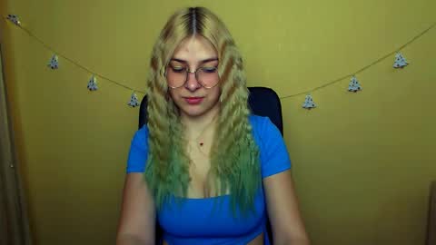 Luna online show from 12/17/24, 08:23