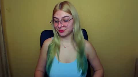 Luna online show from 01/03/25, 08:21