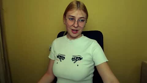 Luna online show from 01/30/25, 09:47