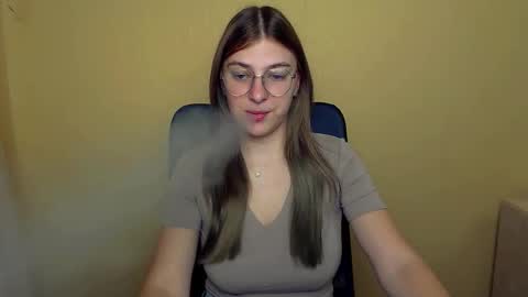 Luna online show from 09/17/25, 09:55