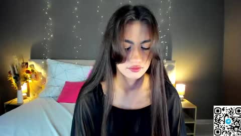 Snapshot of luna_mee chatting on 04/21/26, 01:07 Adele online show from 04/21/26, 01:07