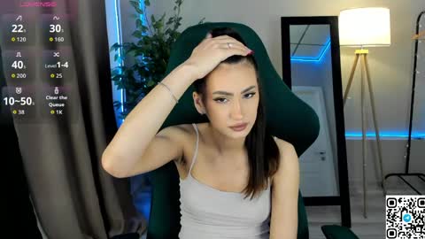 Snapshot of luna_mee chatting on 05/08/26, 01:55 Adele online show from 05/08/26, 01:55