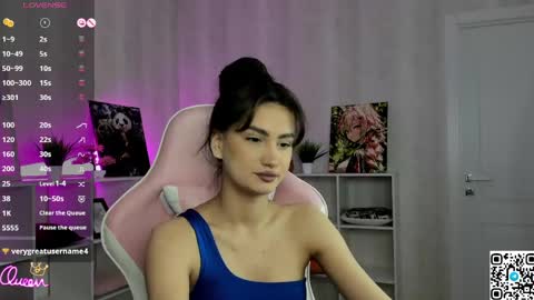 Snapshot of luna_mee chatting on 05/19/26, 01:56 Adele online show from 05/19/26, 01:56