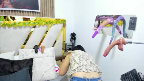 Snapshot of luna_naughty1 chatting on 06/02/26, 06:43 luna_naughty1 online show from 06/02/26, 06:43