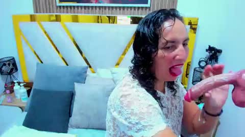 luna_naughty1 online show from 07/28/26, 04:50