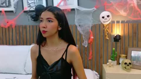 LUNA  online show from 10/24/25, 01:51