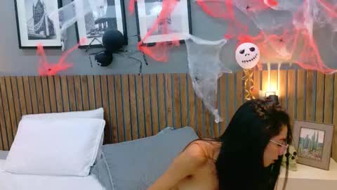 LUNA  online show from 10/27/25, 02:43