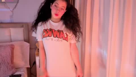 L U N A   Try my private  online show from 09/23/25, 12:08