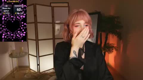 Luna online show from 10/16/25, 09:38