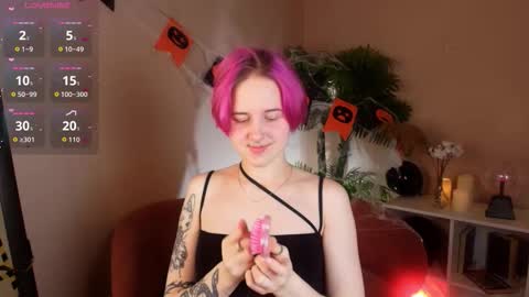 Luna online show from 10/23/25, 09:24