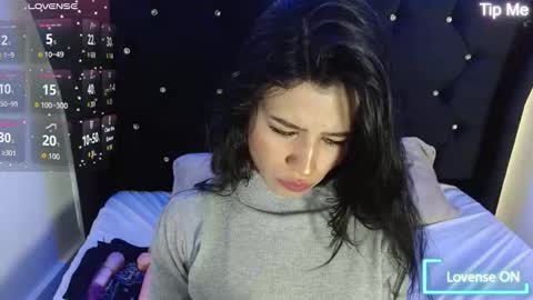 Snapshot of luna_starr69 chatting on 11/26/25, 01:23 luna_starr69 online show from 11/26/25, 01:23