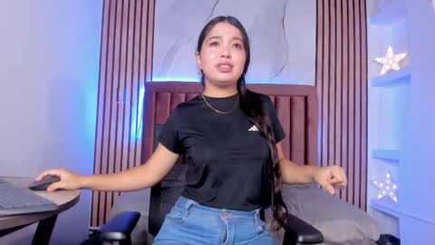 Snapshot of luna_sweeett_ chatting on 10/16/25, 01:01 Luna online show from 10/16/25, 01:01