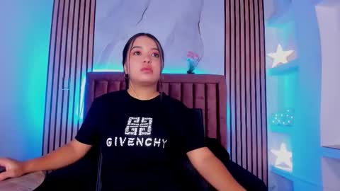 Snapshot of luna_sweeett_ chatting on 10/23/25, 12:15 Luna online show from 10/23/25, 12:15